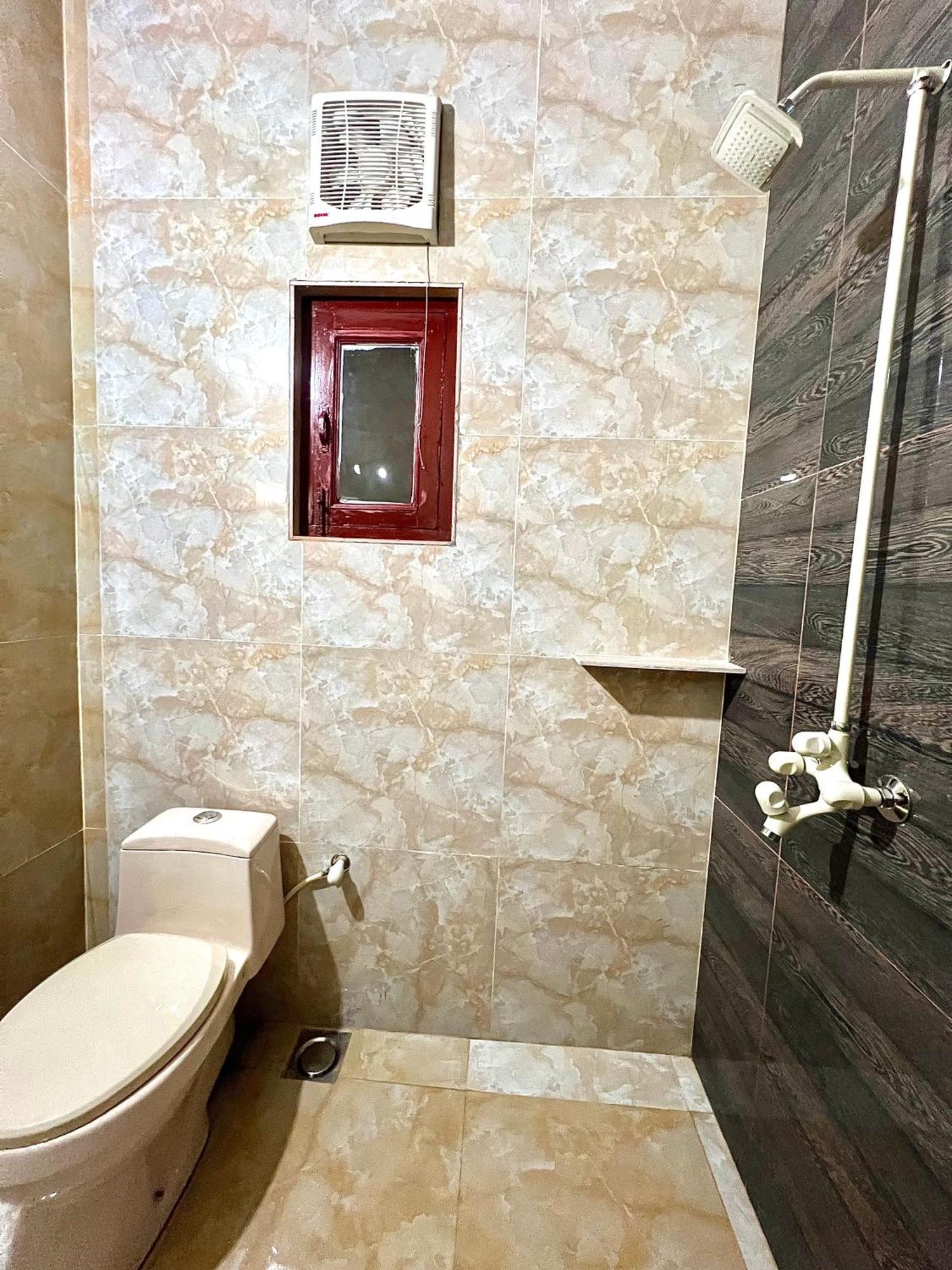 Babar House Hotel Faisalabad Bagian luar foto