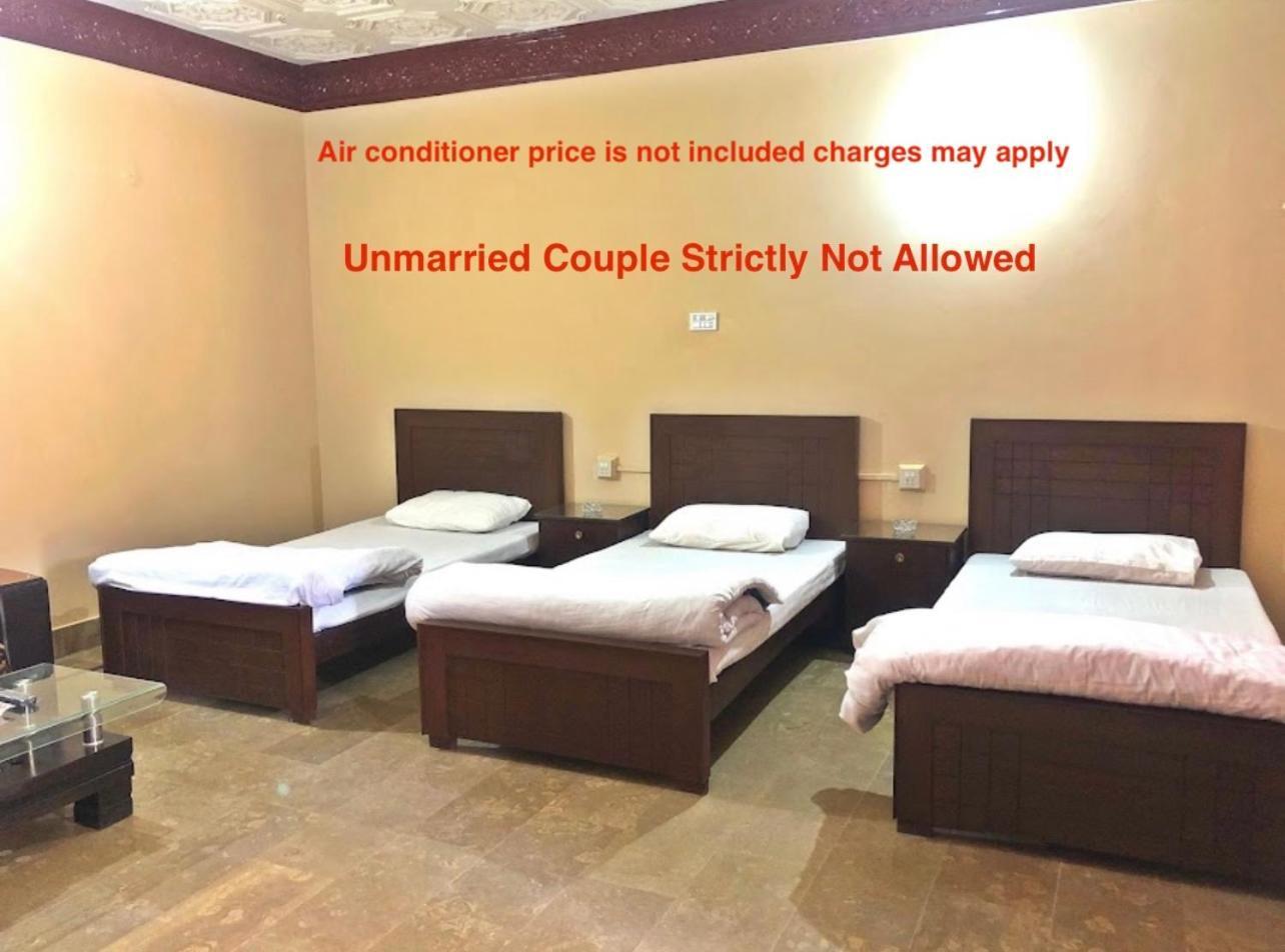 Babar House Hotel Faisalabad Bagian luar foto