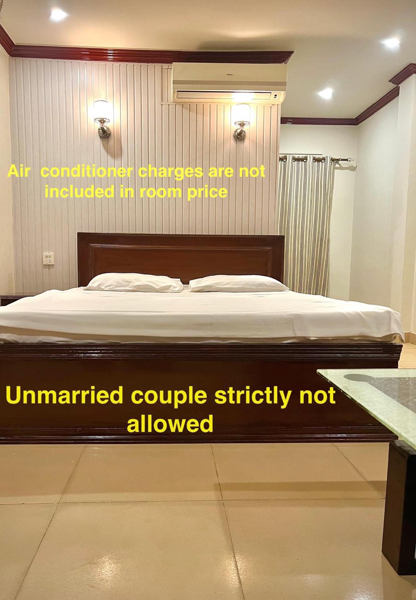 Babar House Hotel Faisalabad Bagian luar foto